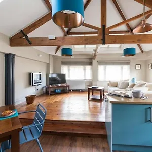 Dream - Queen Street Apartment