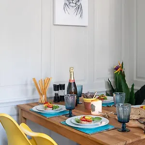 Dream - Kingsmead Street Apartment